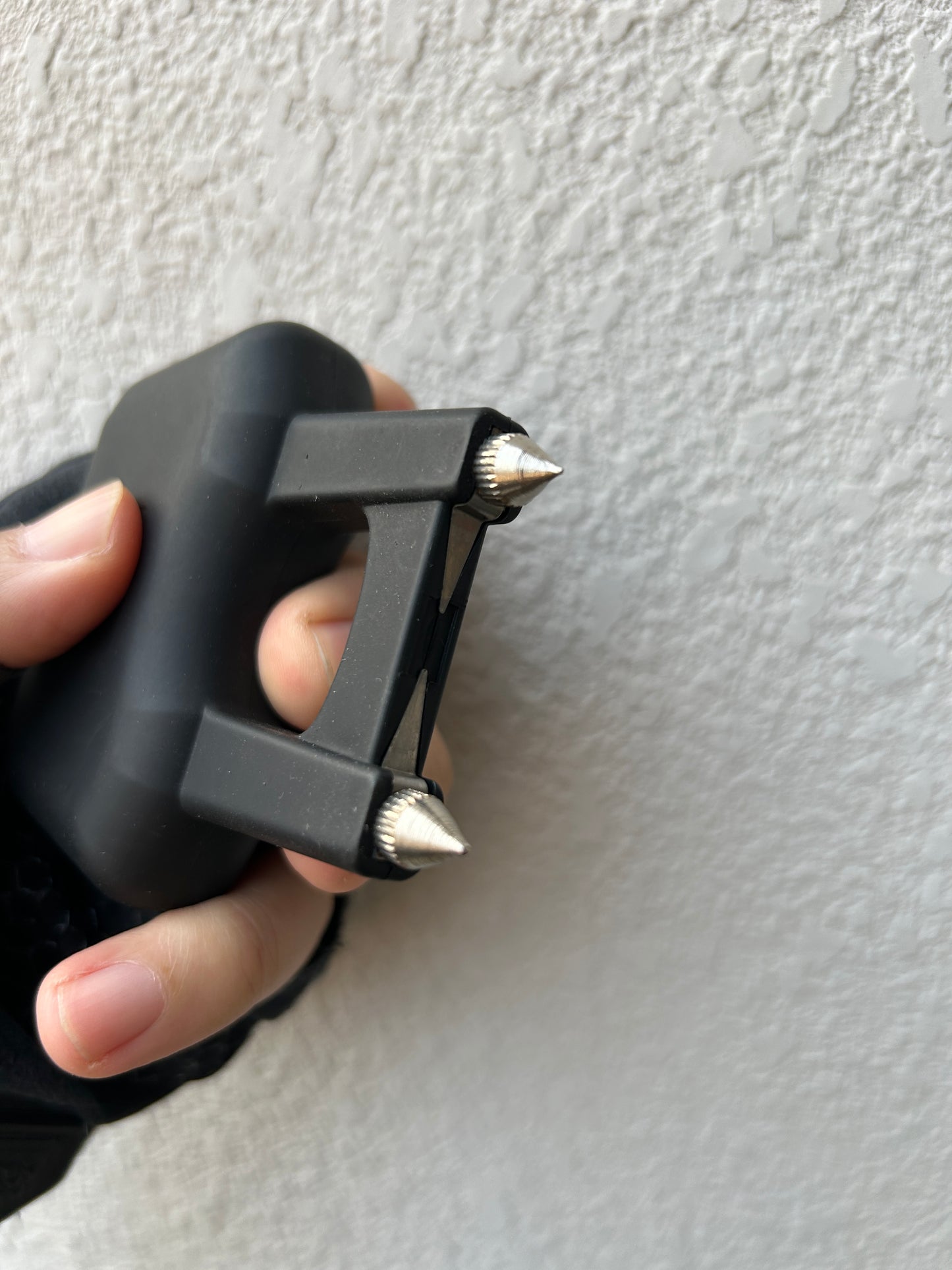 Brass Knuckle Taser high-voltage stun gun self-defense tool