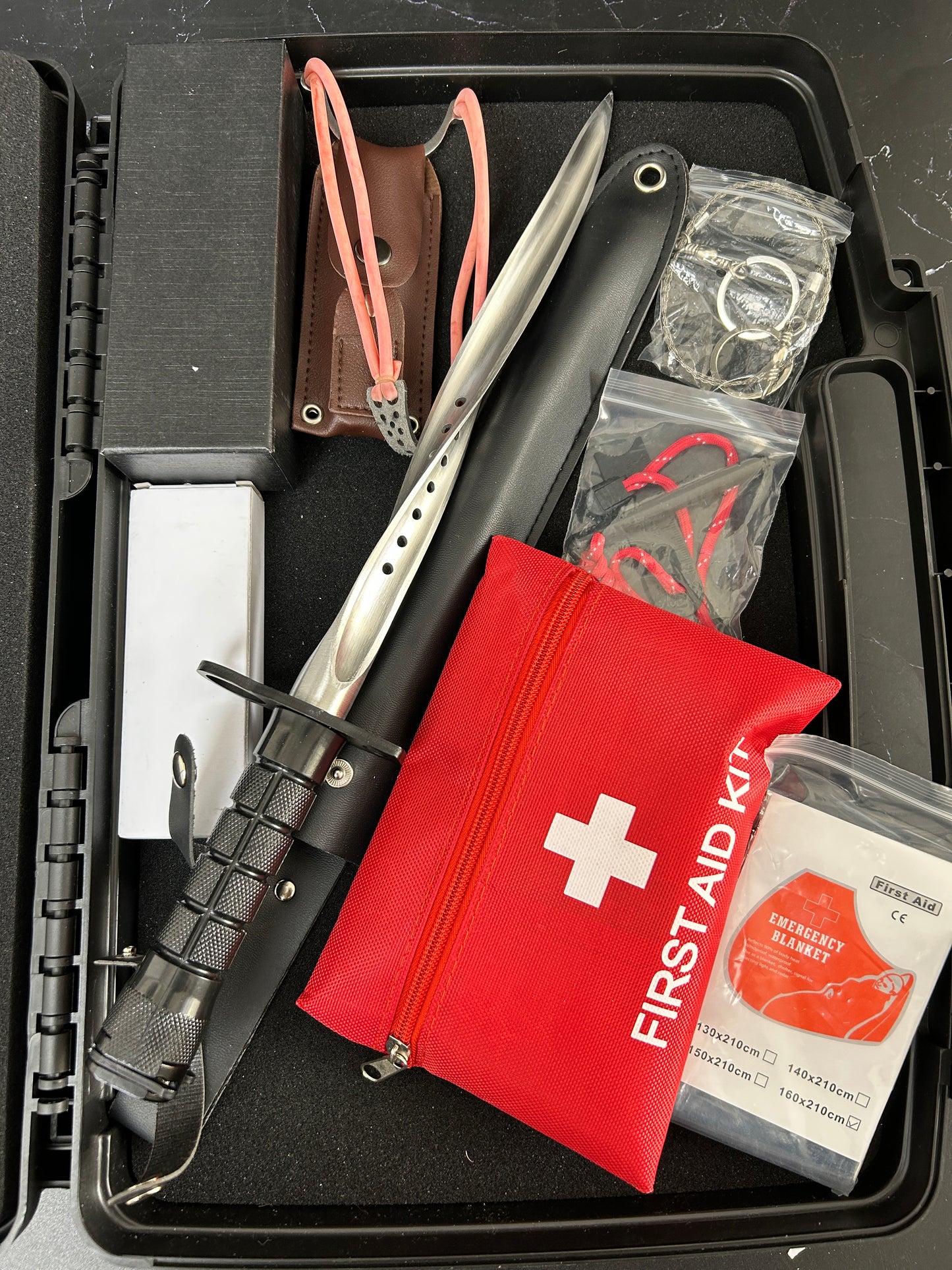Mystery Survival Hunting/Army Knife Pack,At least one big knife