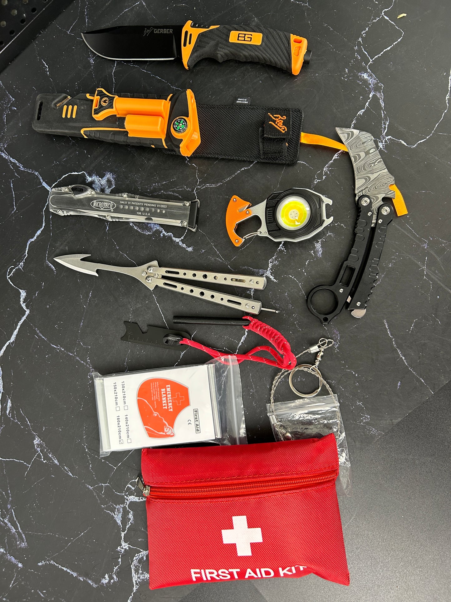 Mystery Survival Hunting/Army Knife Pack,At least one big knife