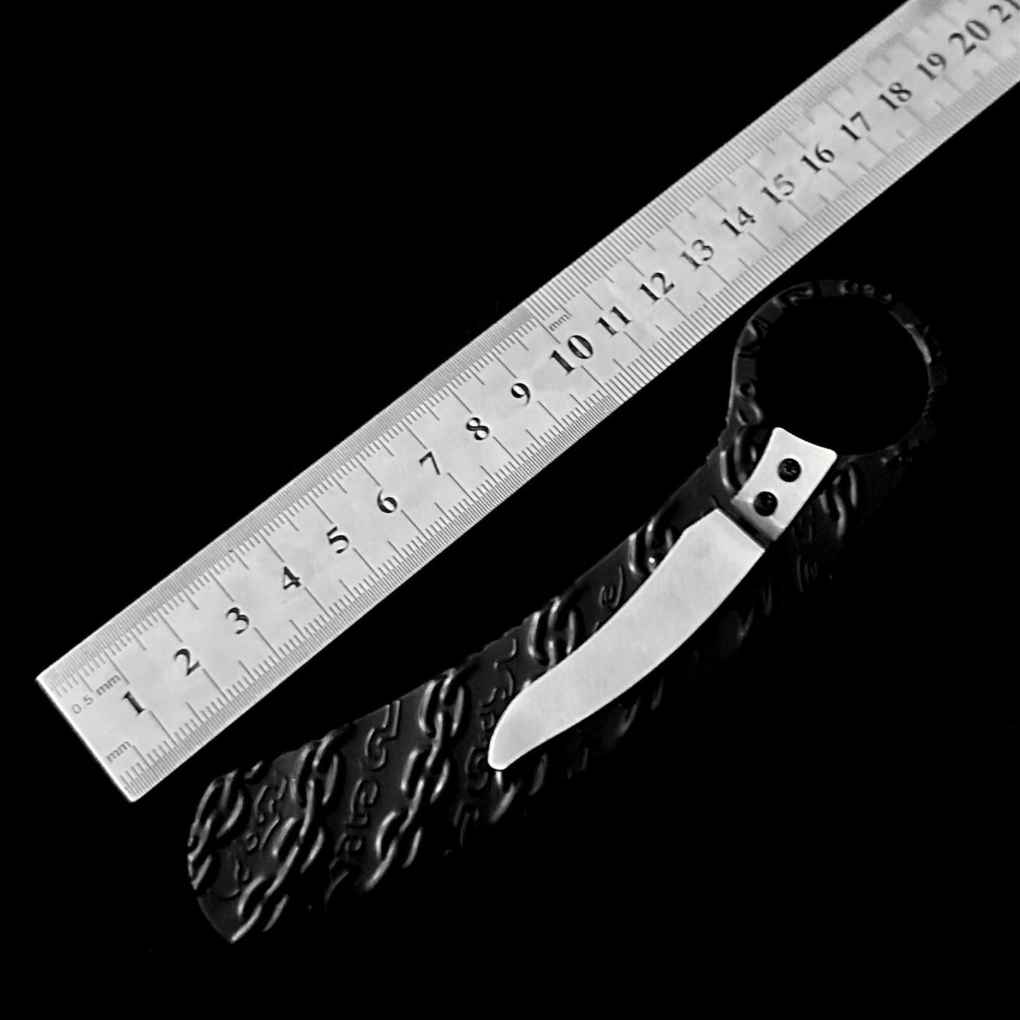 Aluminum Chain Handle Combat Karambit OTF knife