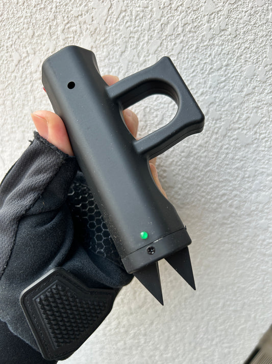 Vertical Long Single Knuckle Taser Gun with Flashlight and Buzzer