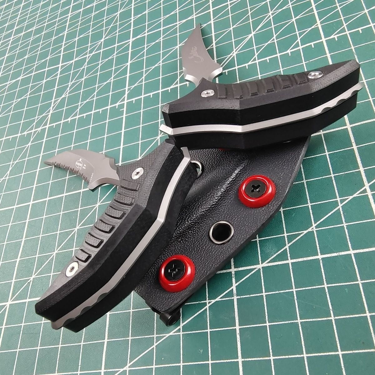 MICROTECH BASTINELLI BEE PUSH DAGGER