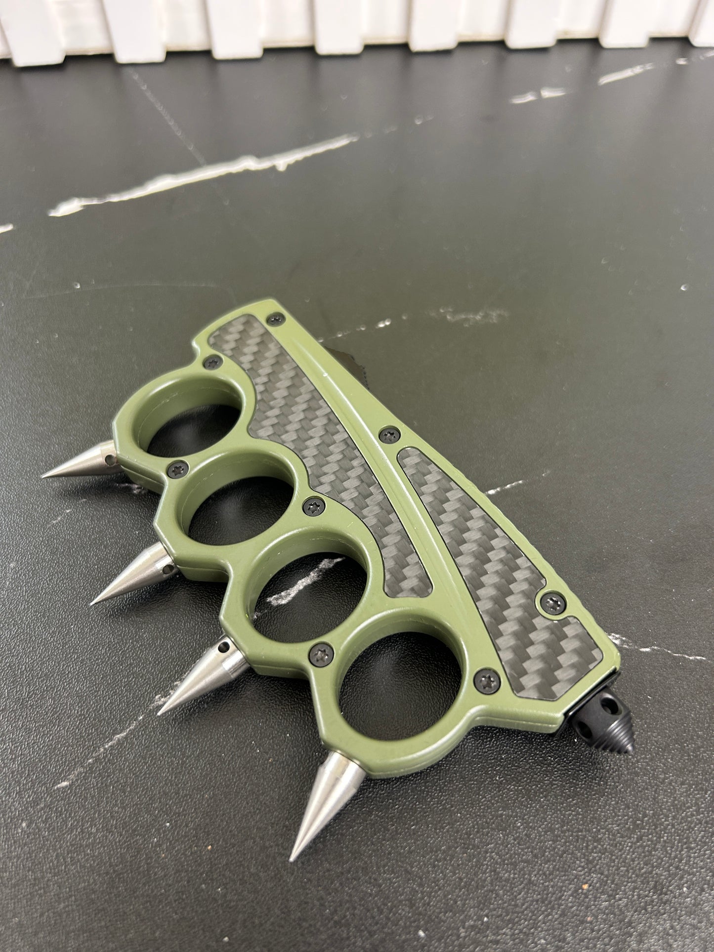 With Arrow Head Brass Knuckle OTF Knife