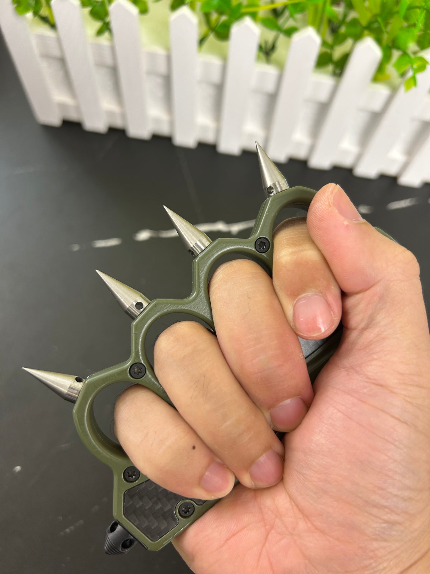 With Arrow Head Brass Knuckle OTF Knife