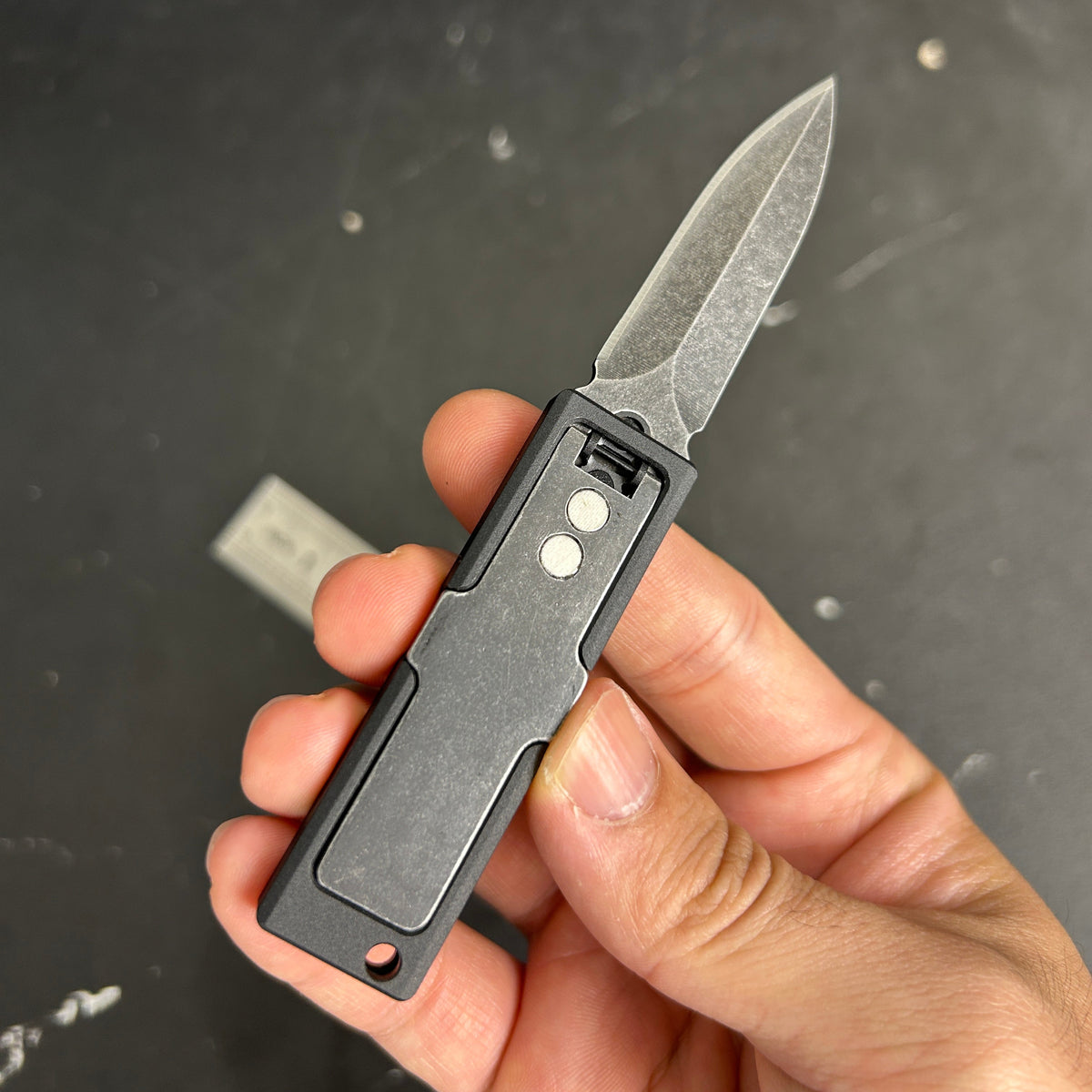 New Fidget Gravity Knife,Small Keychain Knife