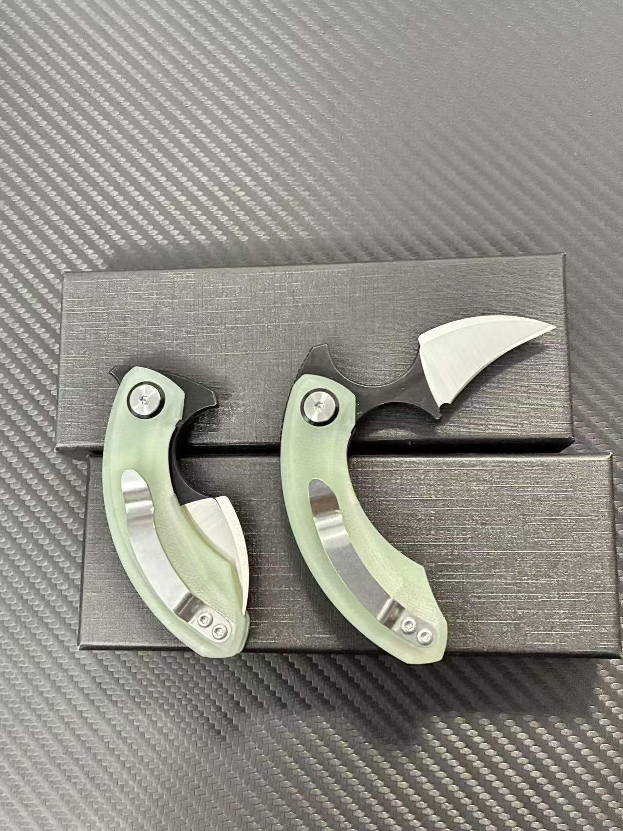 Jade Stone Handle Small Claw Folding Knife