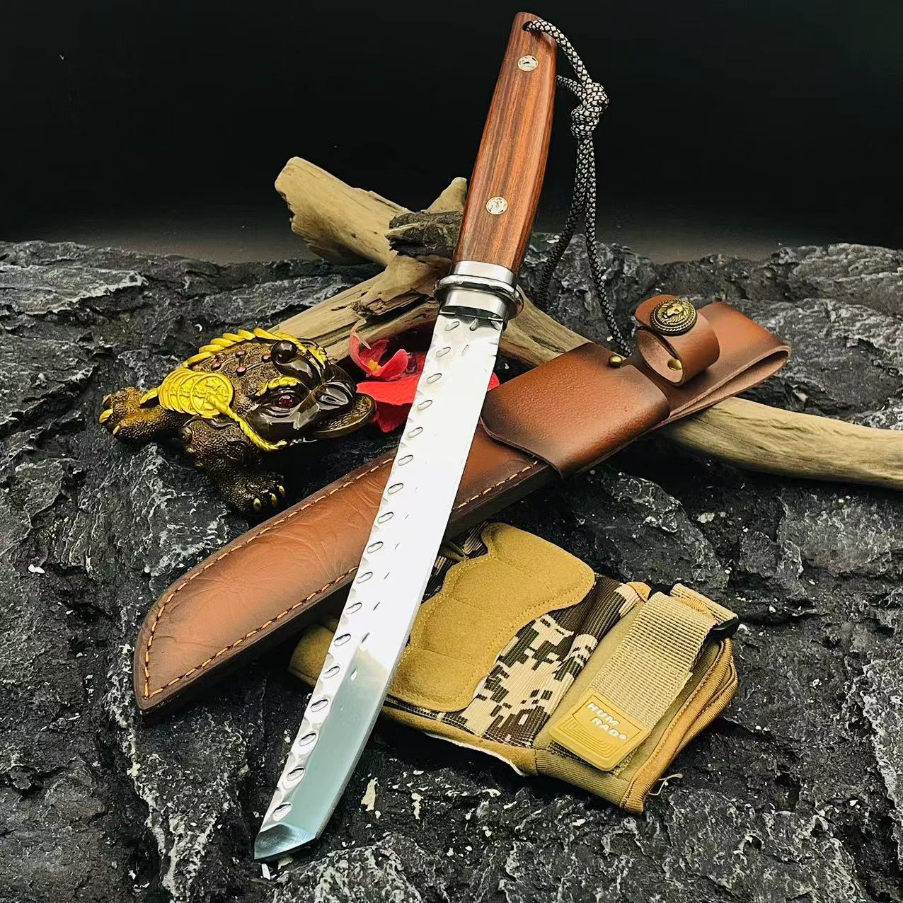 Beaten Tanto Beutiful one,you have to add this one to your collection